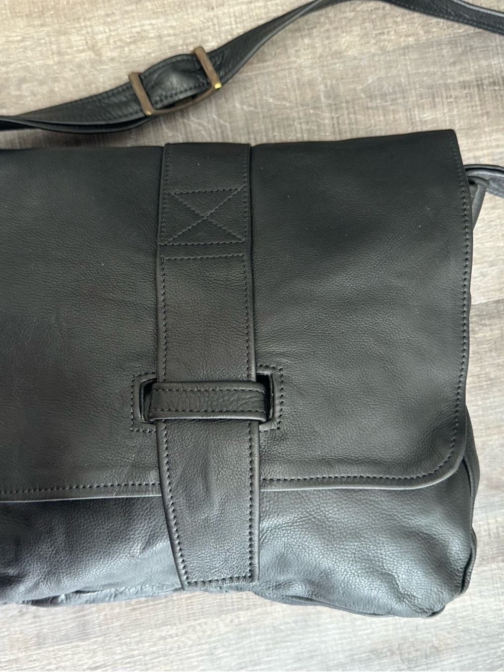 Classic Black Genuine Leather Shoulder Bag, Vintage Timeless Hand Crafted in USA - Picture 11 of 16